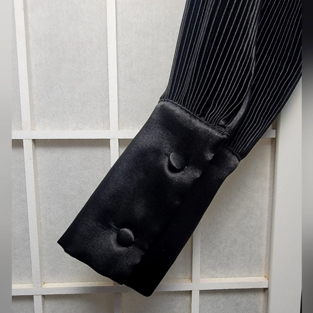 Satin Plisse Plunging Split Maxi Dress Missguided x Carli Bybel - Picture 7 of 12